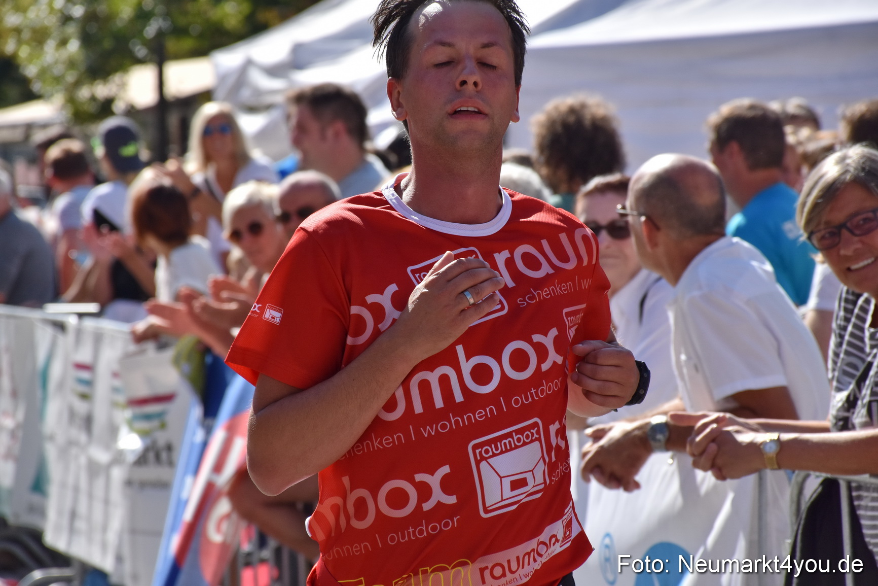 Zieleinlauf Stadtlauf Neumarkt 2018 0863