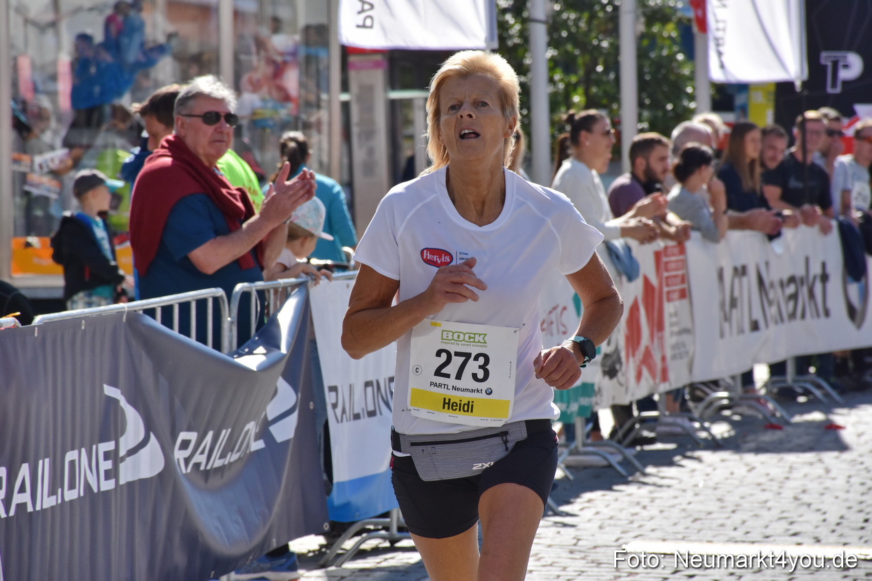 Zieleinlauf Stadtlauf Neumarkt 2018 0866