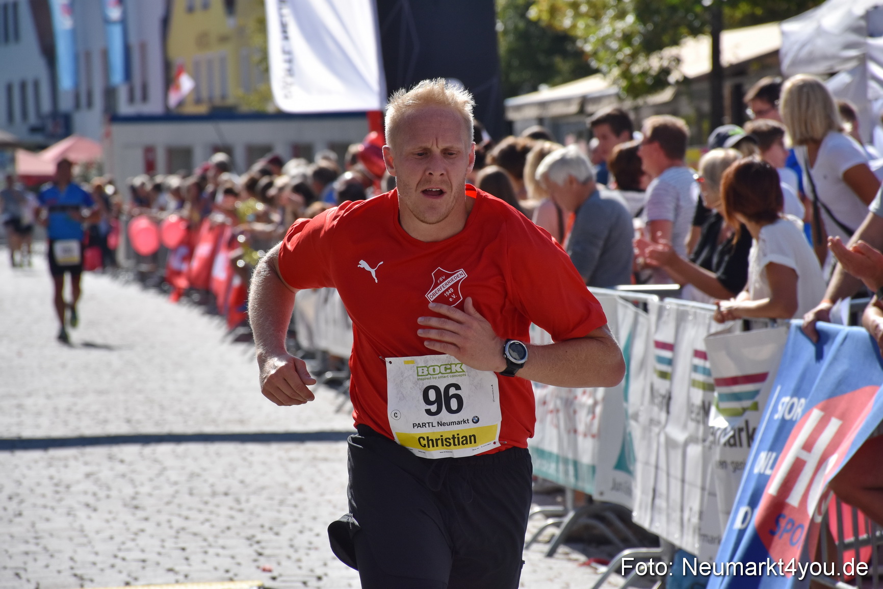 Zieleinlauf Stadtlauf Neumarkt 2018 0880