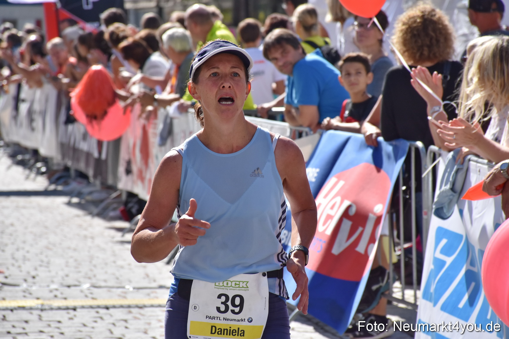 Zieleinlauf Stadtlauf Neumarkt 2018 0927