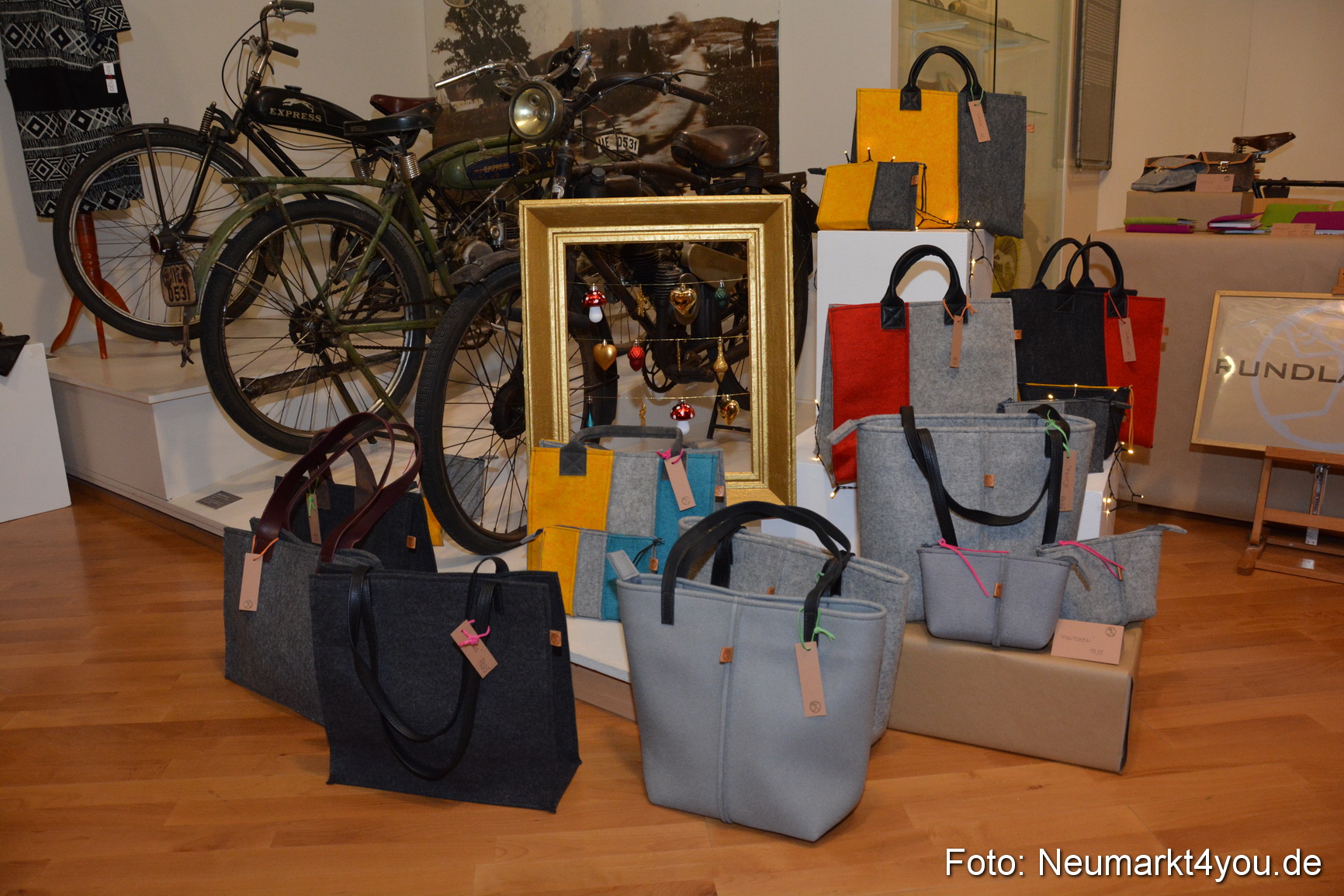 Handgemacht Adventsmarkt im Stadtmuseum 081218 0027