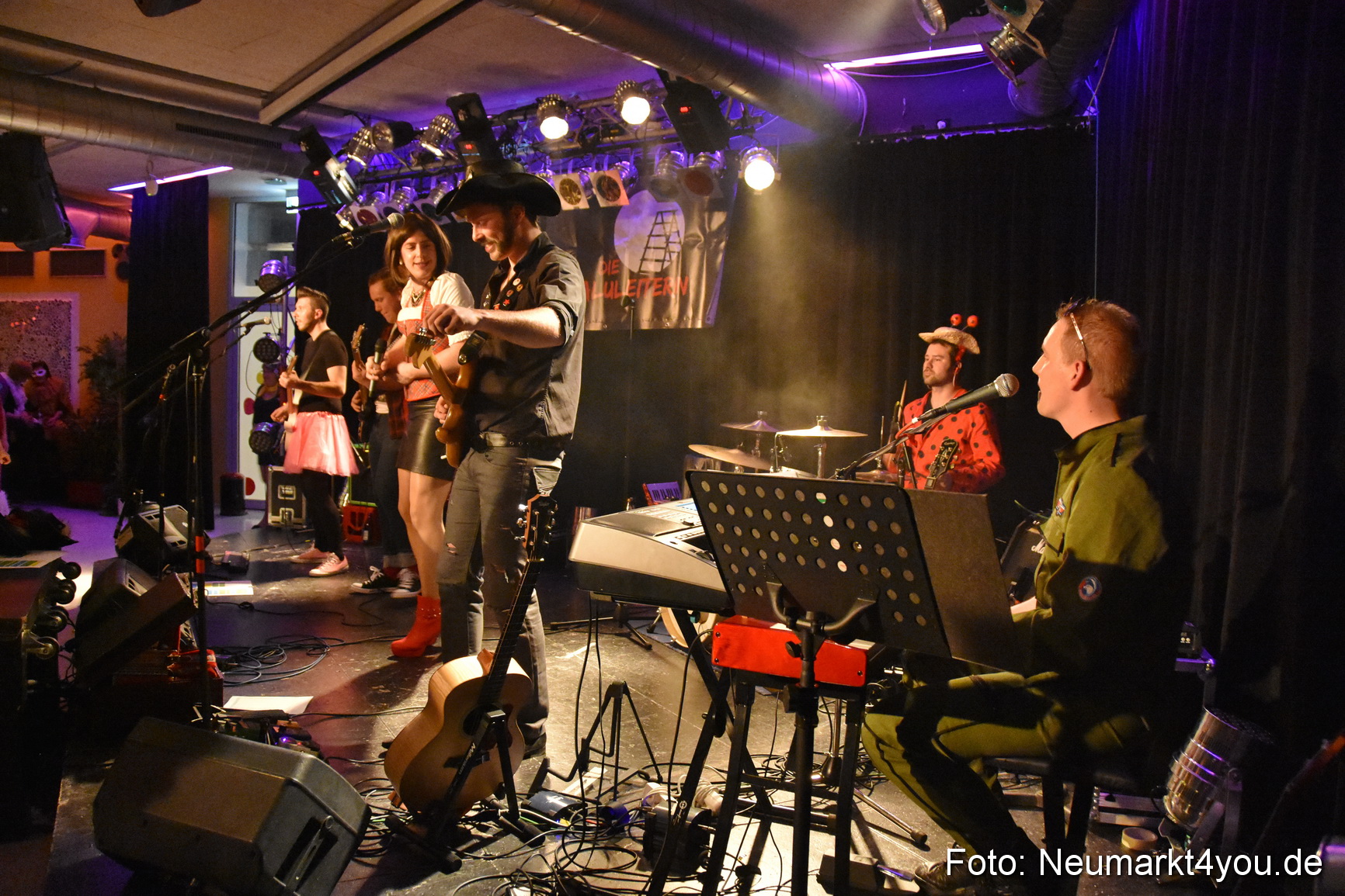 Weiberfasching Neumarkt 2018 0032