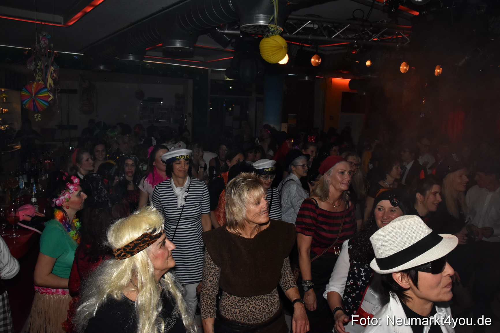 Weiberfasching Neumarkt 2018 0040