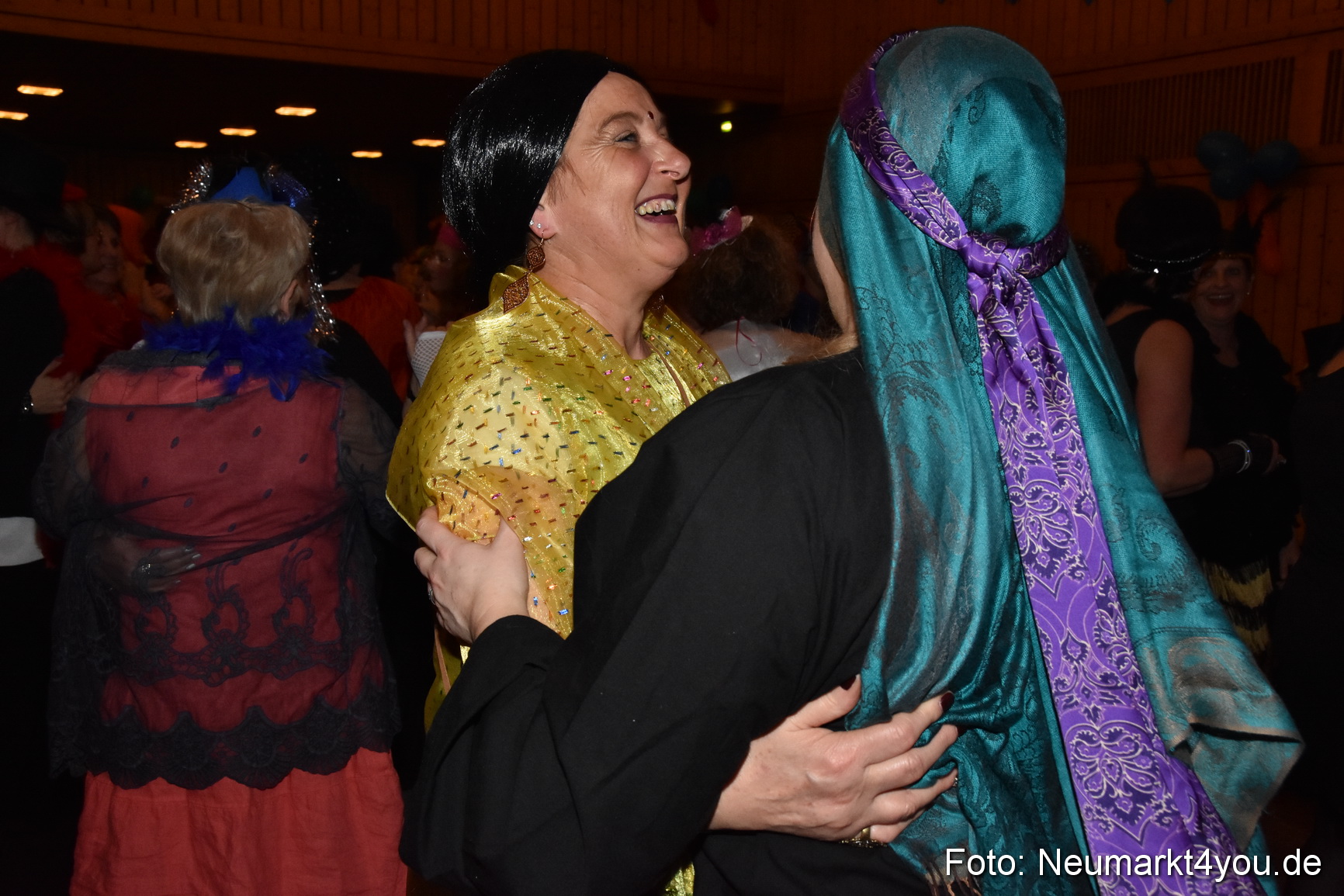 Weiberfasching Neumarkt 2018 0123