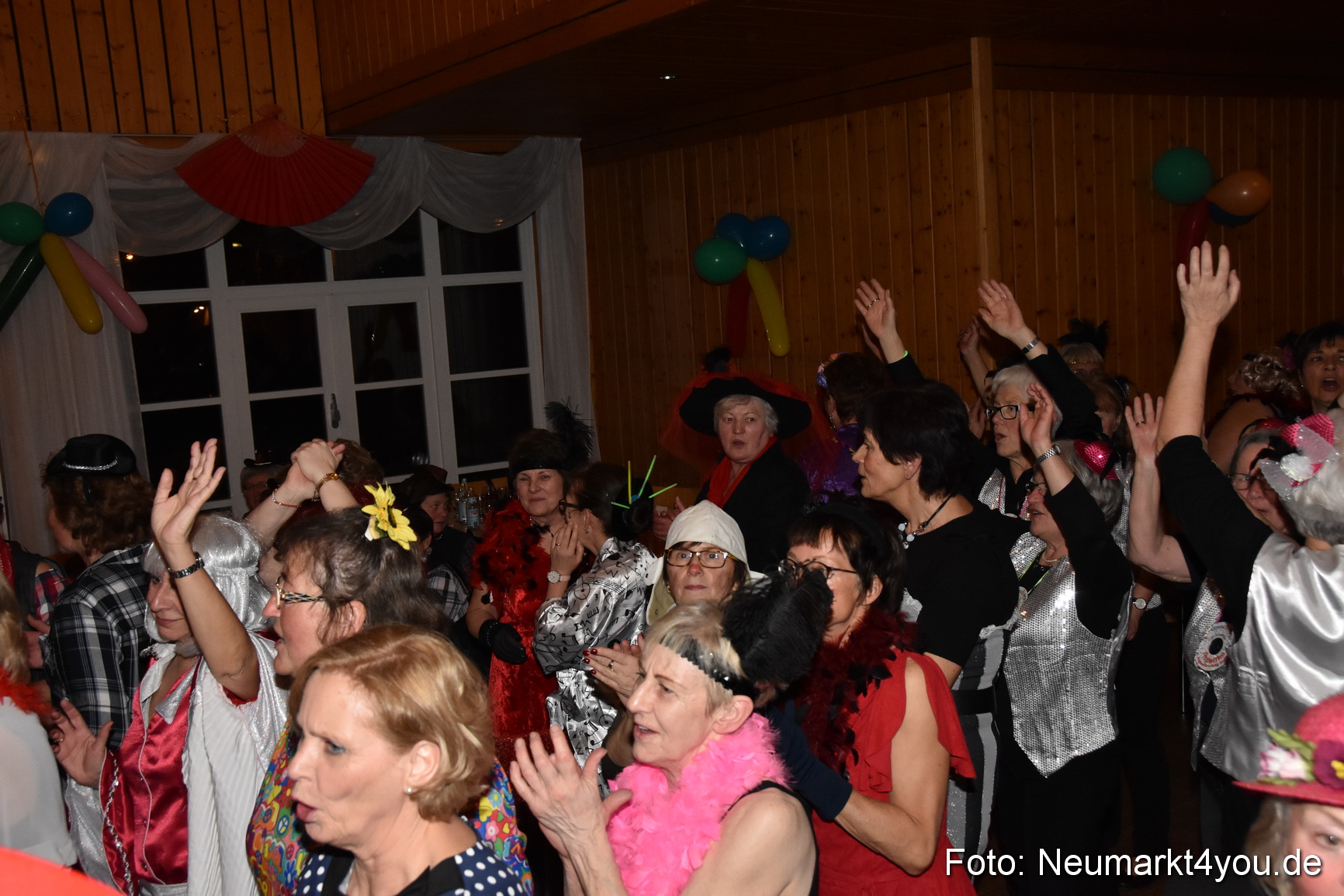 Weiberfasching Neumarkt 2018 0130