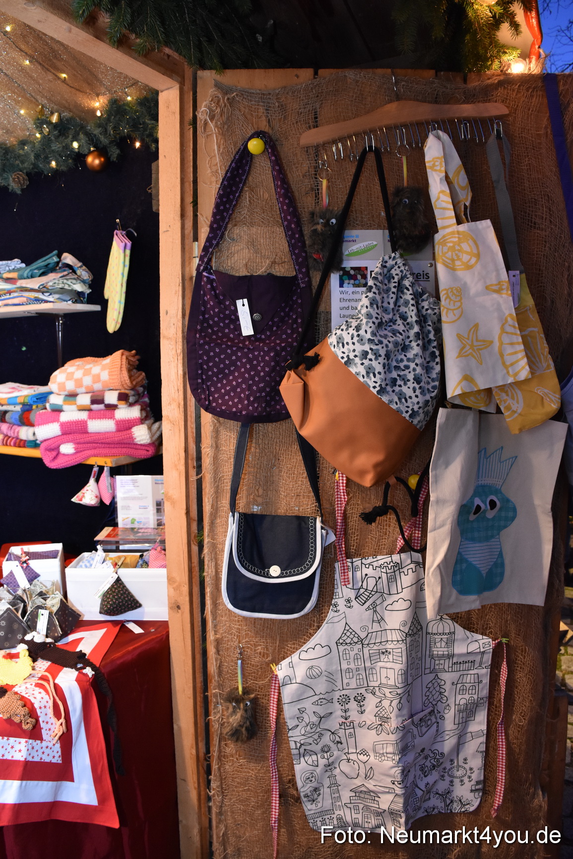 Weihnachtsmarkt Neumarkt 2018 0055