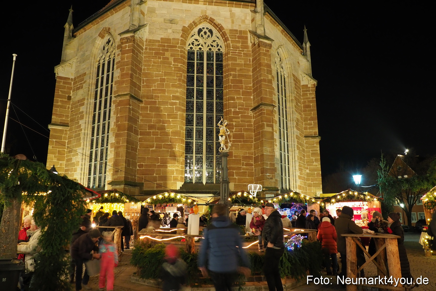 Weihnachtsmarkt Neumarkt 2018 0070