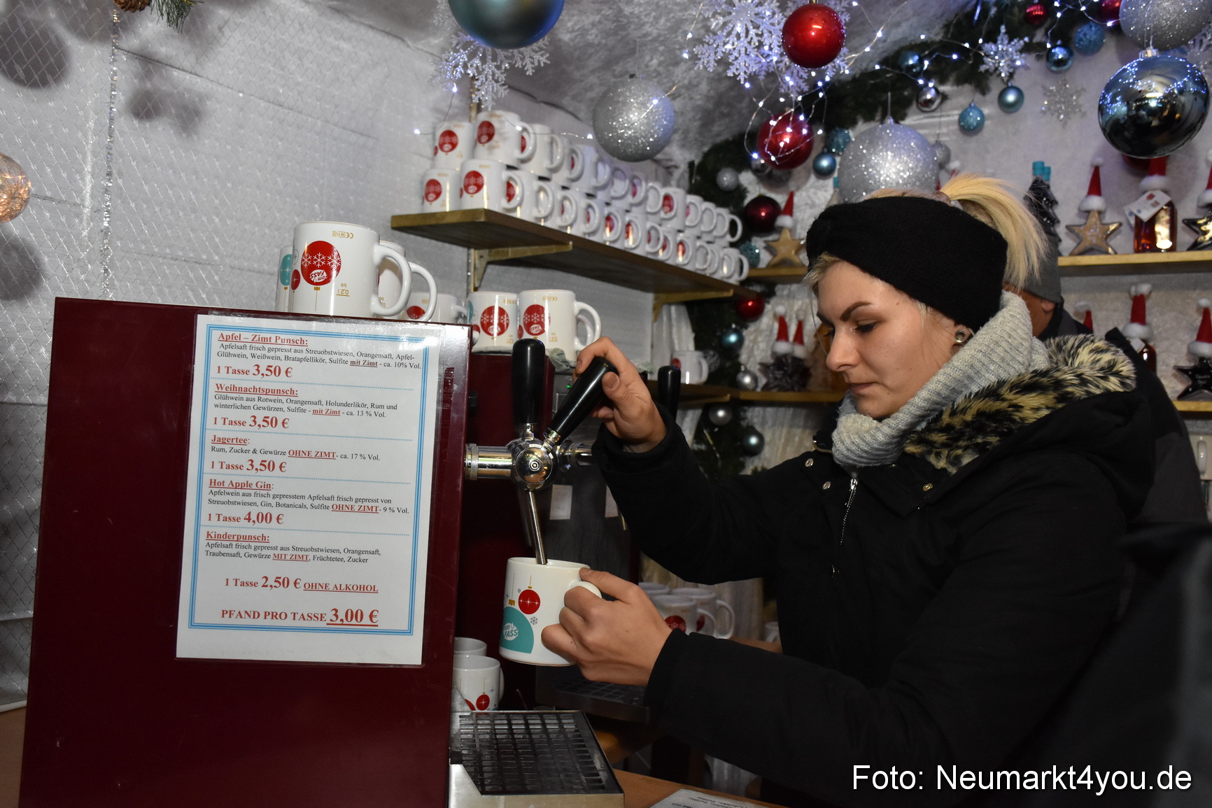 Weihnachtsmarkt Neumarkt 2018 0088