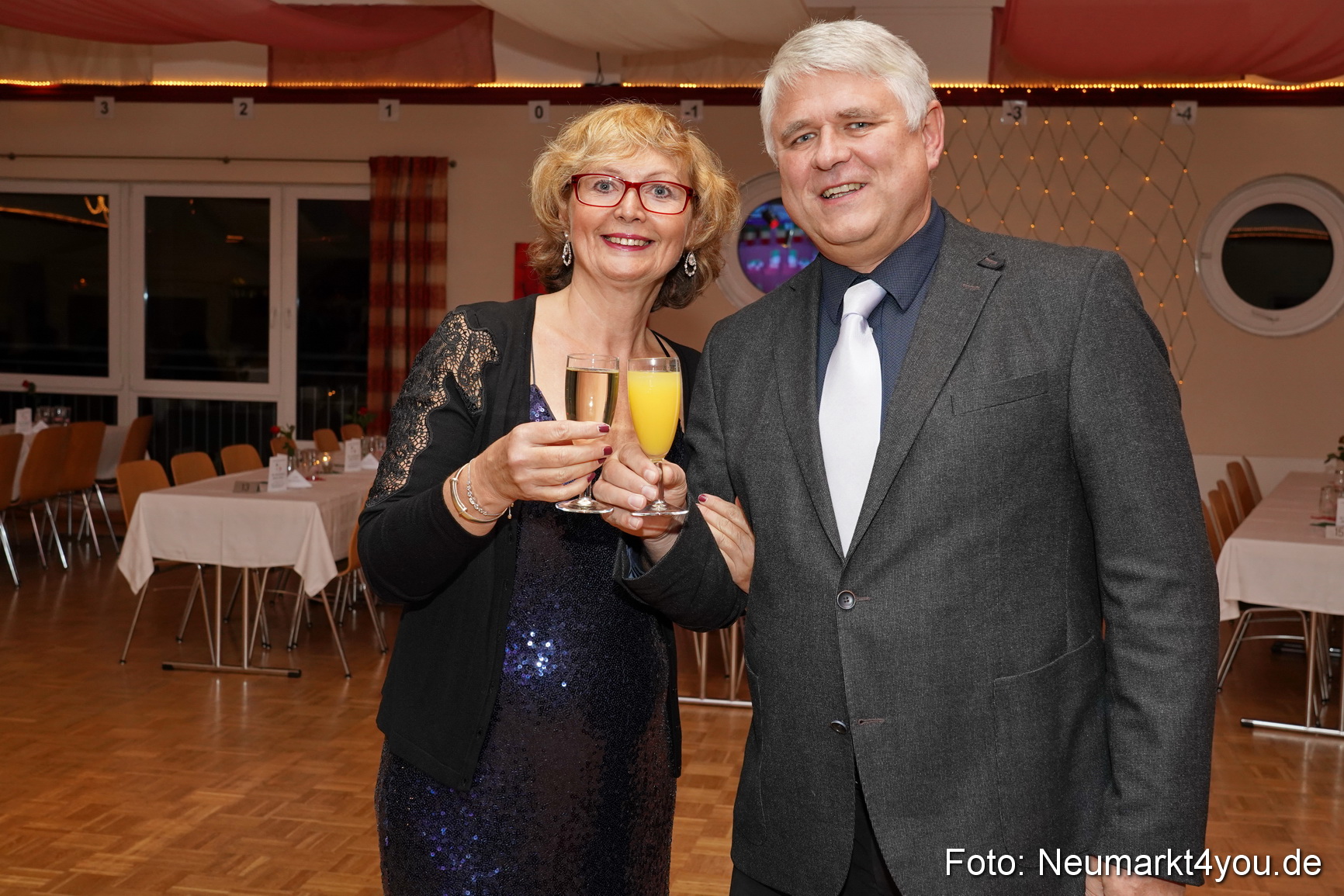 42 Herbstball Blau Silber 2019 0016