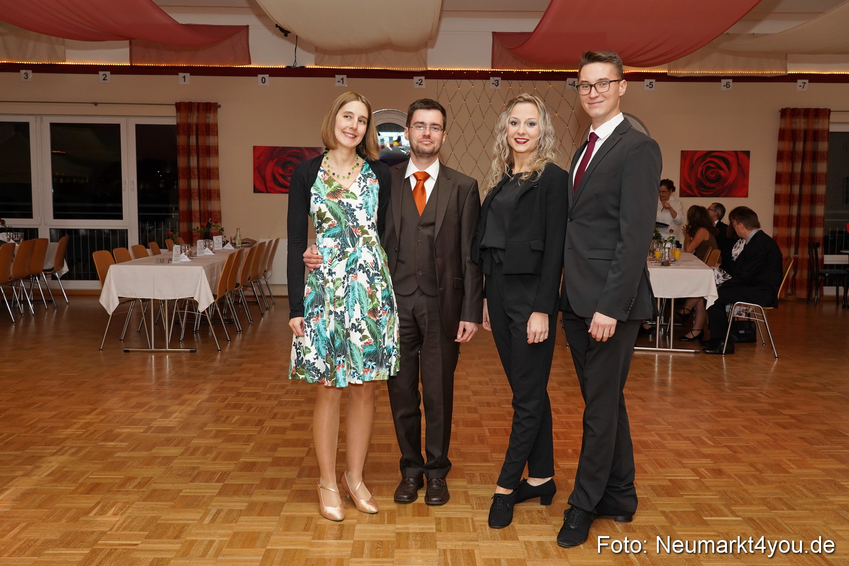 42 Herbstball Blau Silber 2019 0030