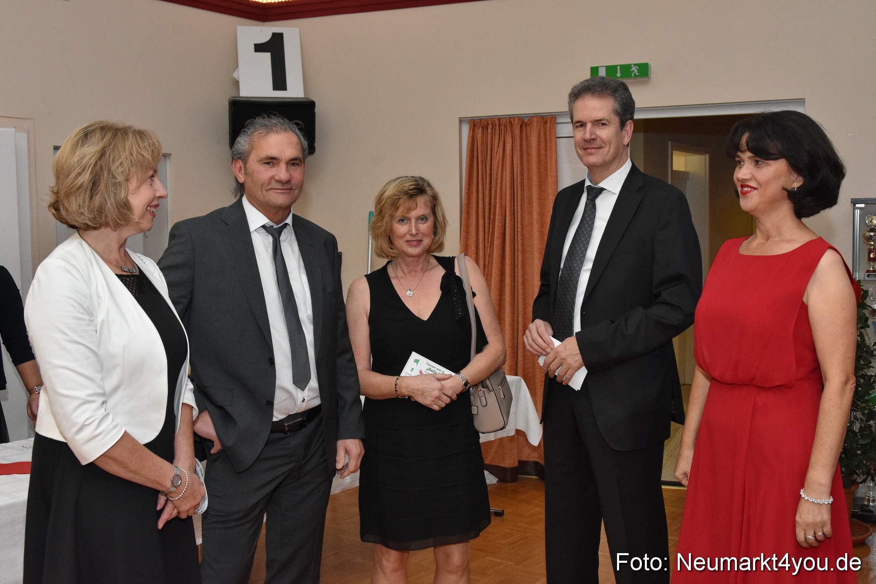 42 Herbstball Blau Silber 2019 0041