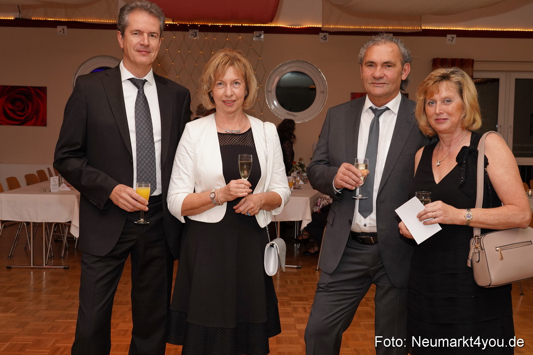 42 Herbstball Blau Silber 2019 0042