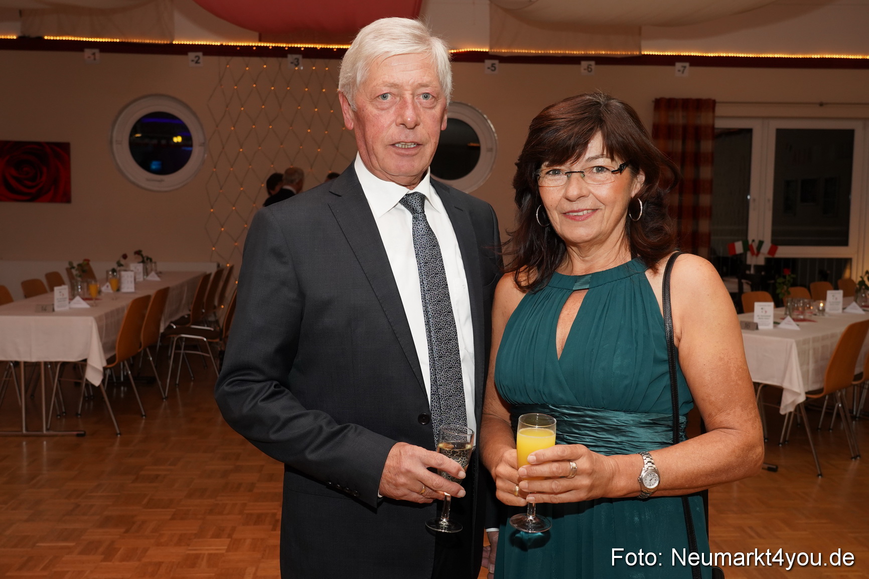 42 Herbstball Blau Silber 2019 0044