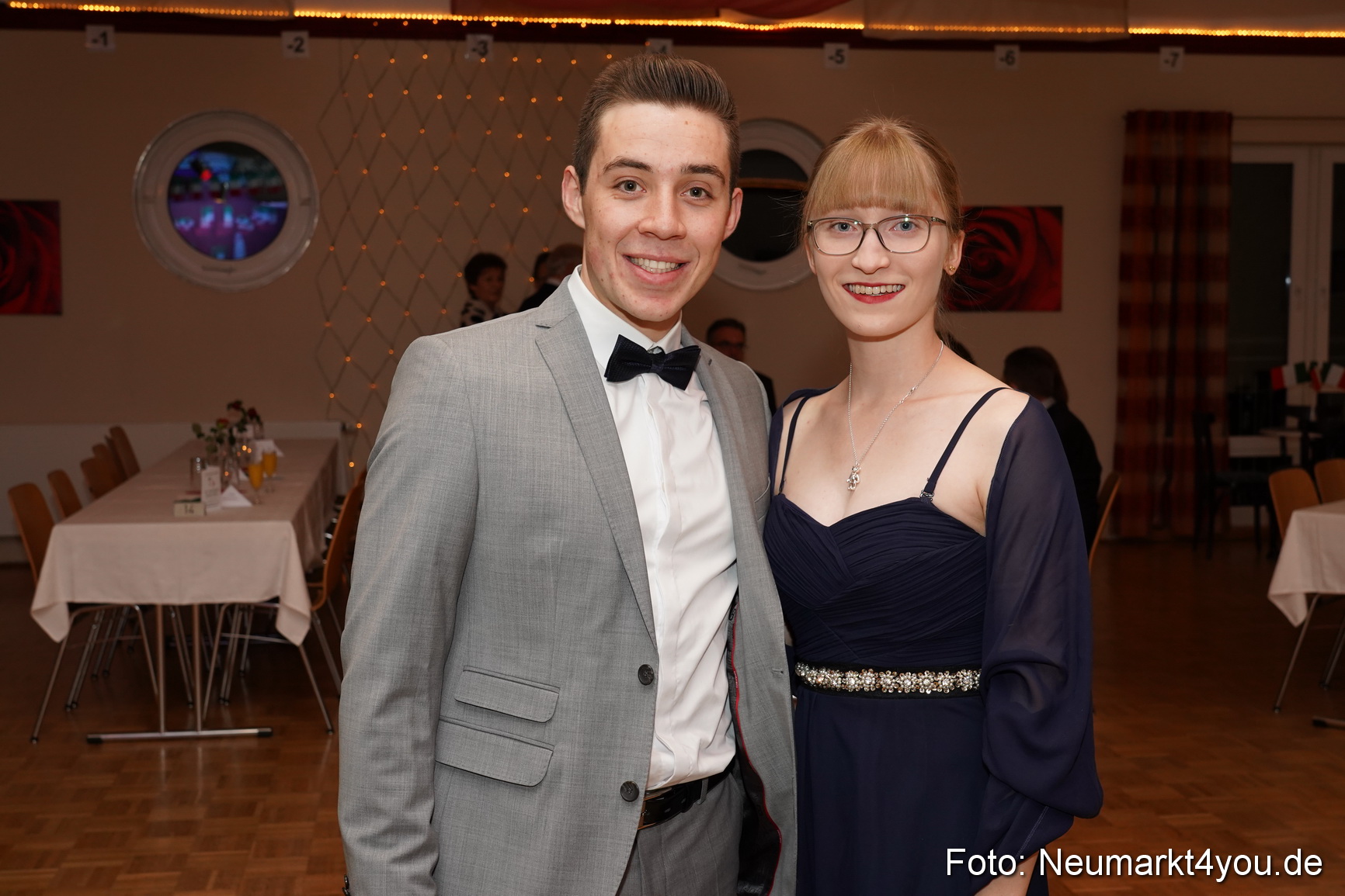 42 Herbstball Blau Silber 2019 0046