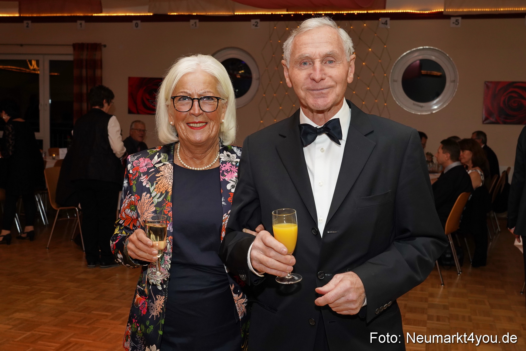 42 Herbstball Blau Silber 2019 0064