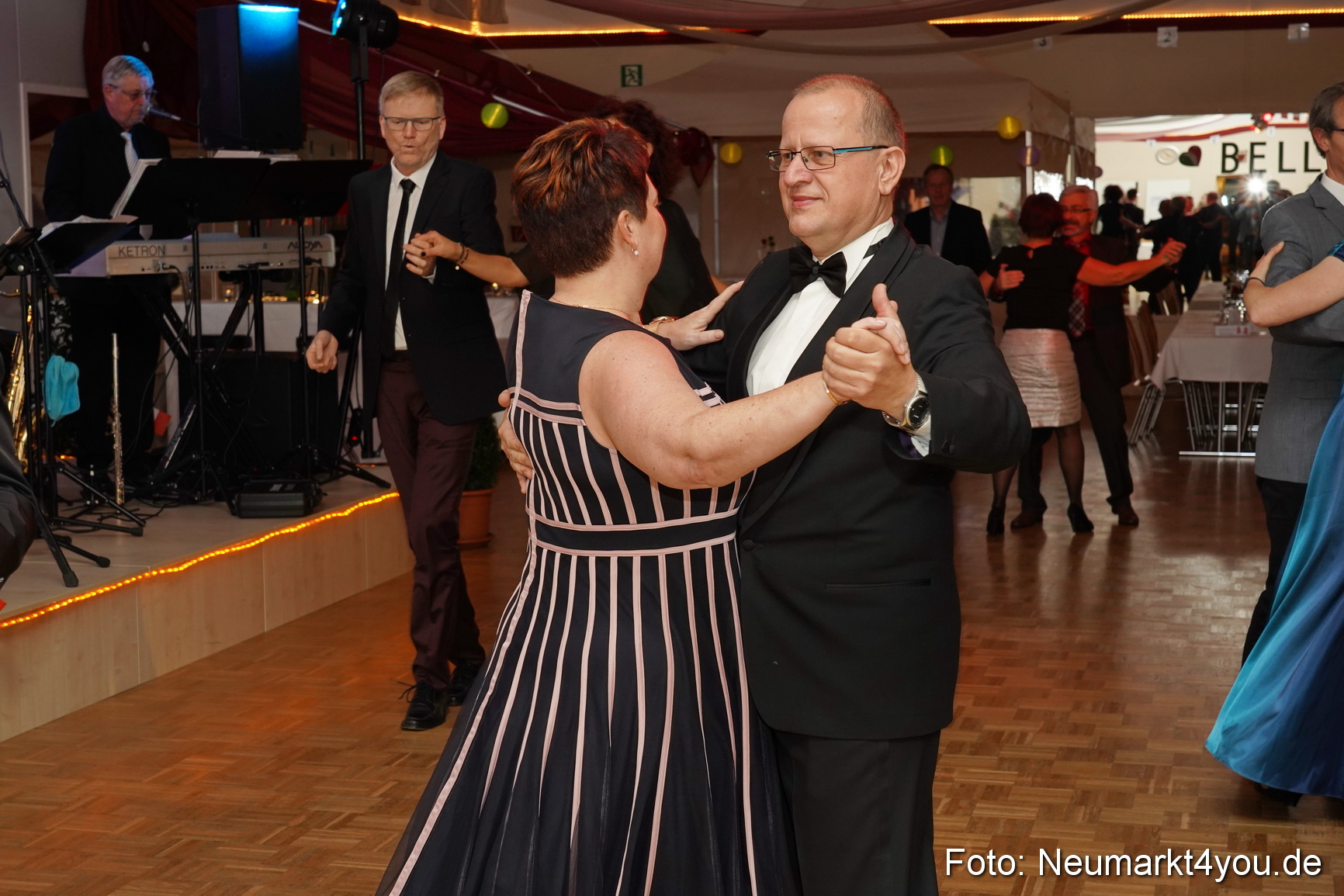 42 Herbstball Blau Silber 2019 0075