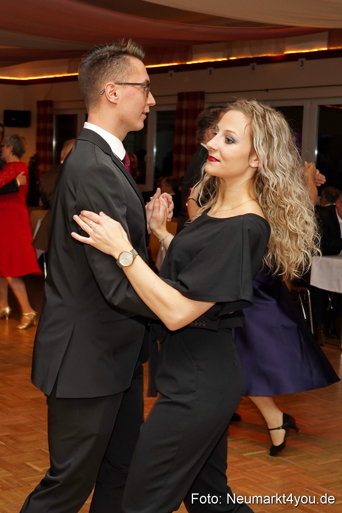 42 Herbstball Blau Silber 2019 0076