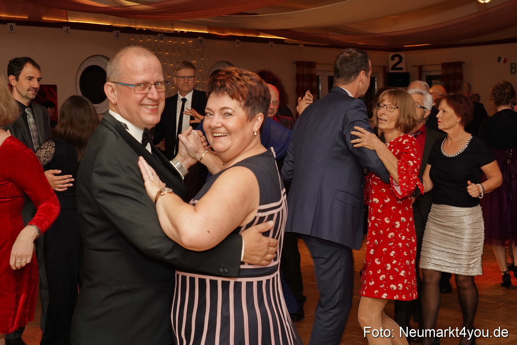 42 Herbstball Blau Silber 2019 0081