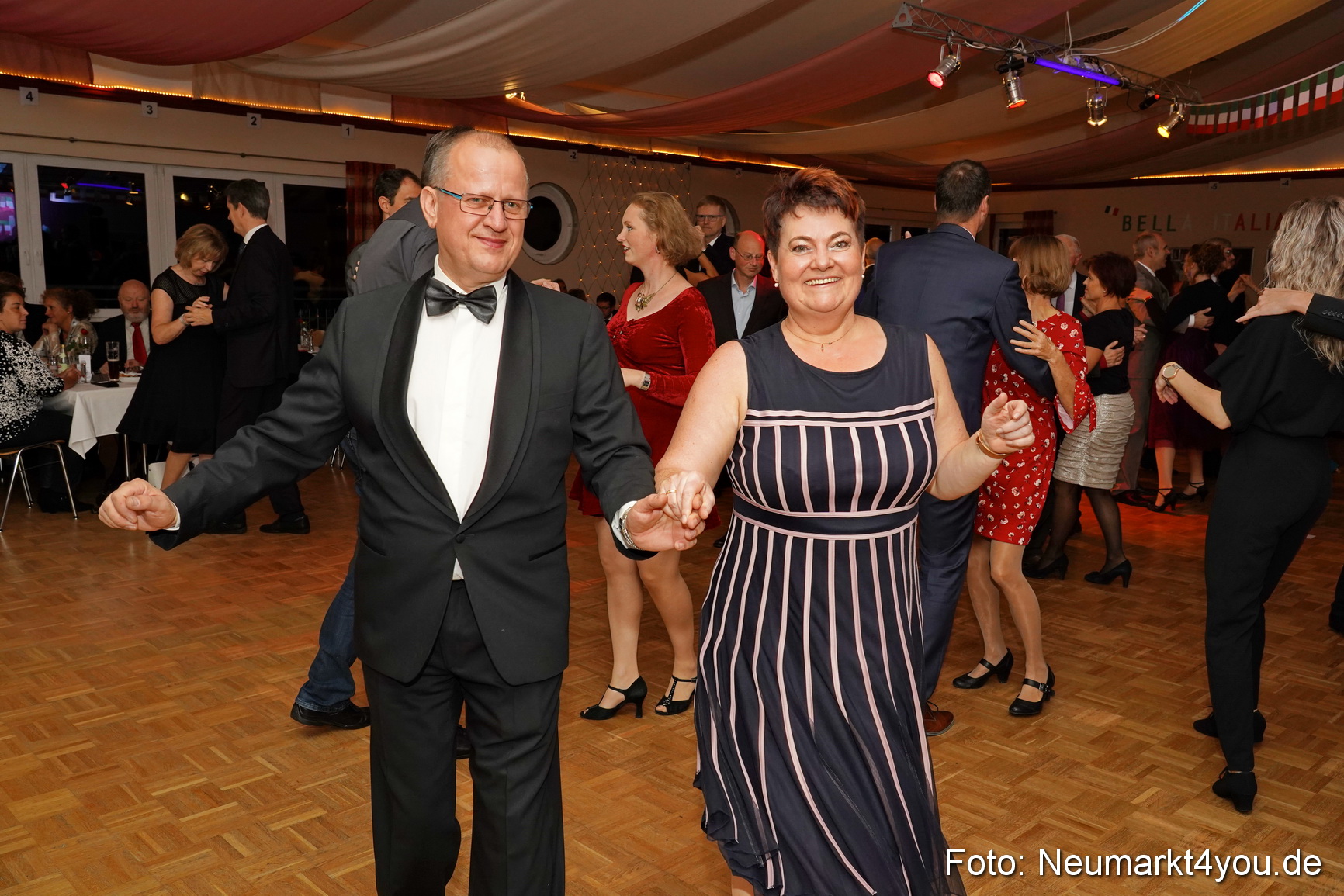 42 Herbstball Blau Silber 2019 0084