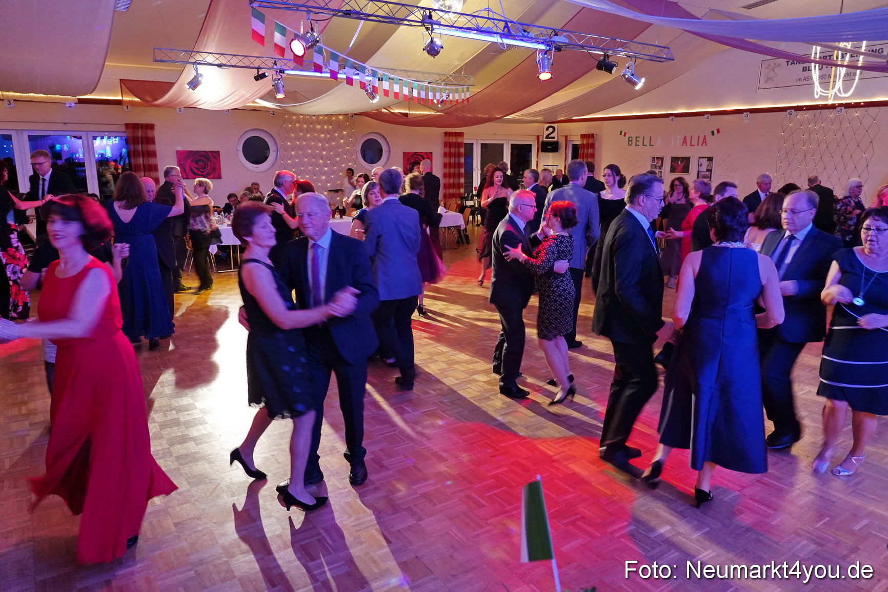 42 Herbstball Blau Silber 2019 0085