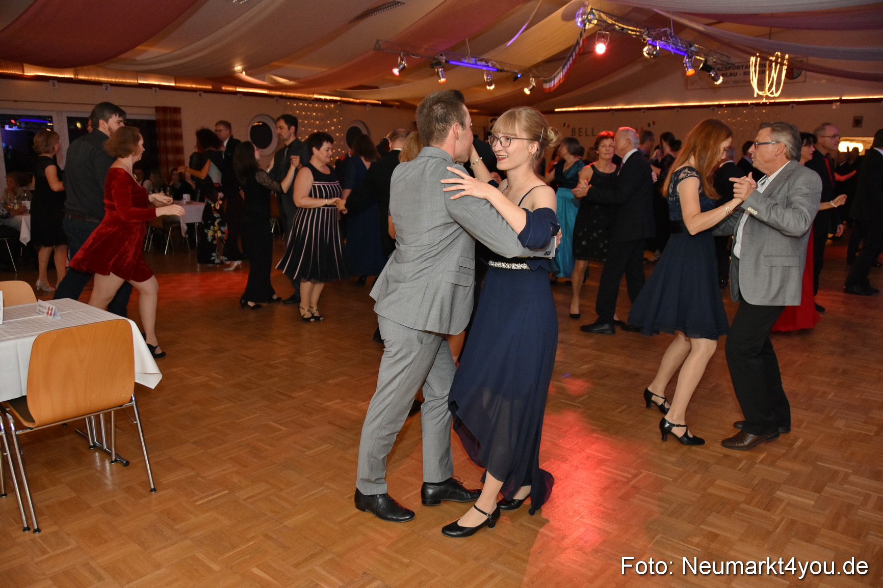 42 Herbstball Blau Silber 2019 0087