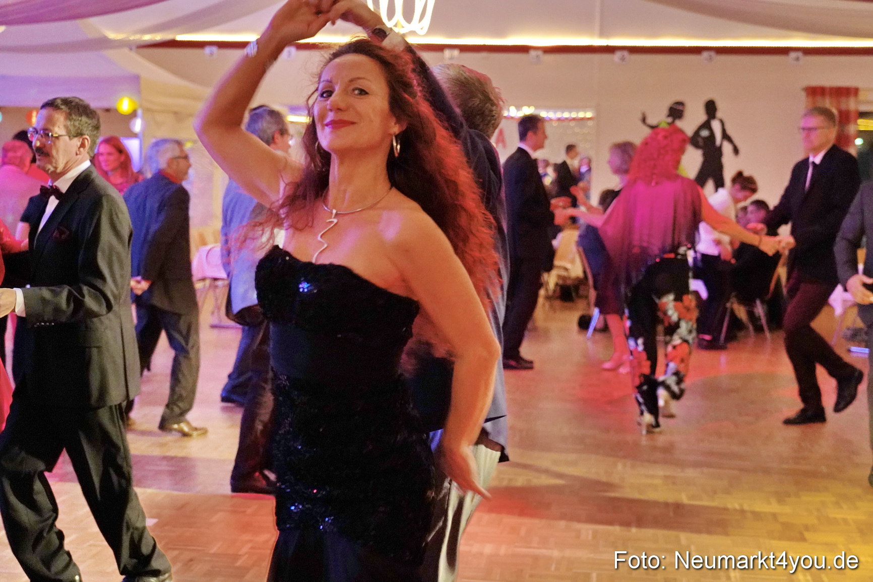 42 Herbstball Blau Silber 2019 0095