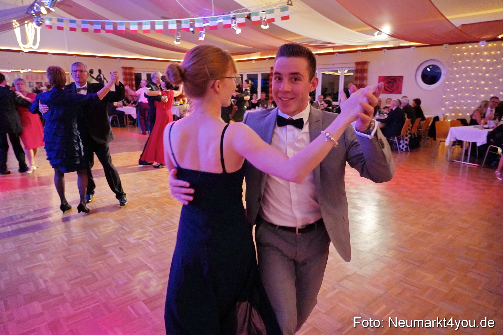 42 Herbstball Blau Silber 2019 0096