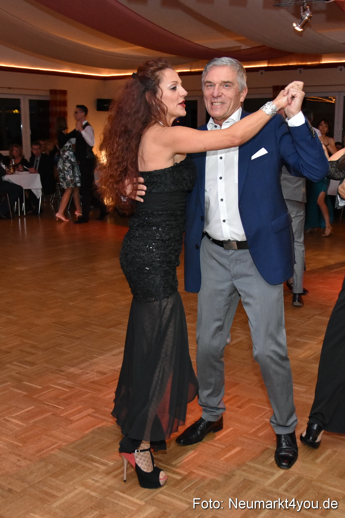 42 Herbstball Blau Silber 2019 0104