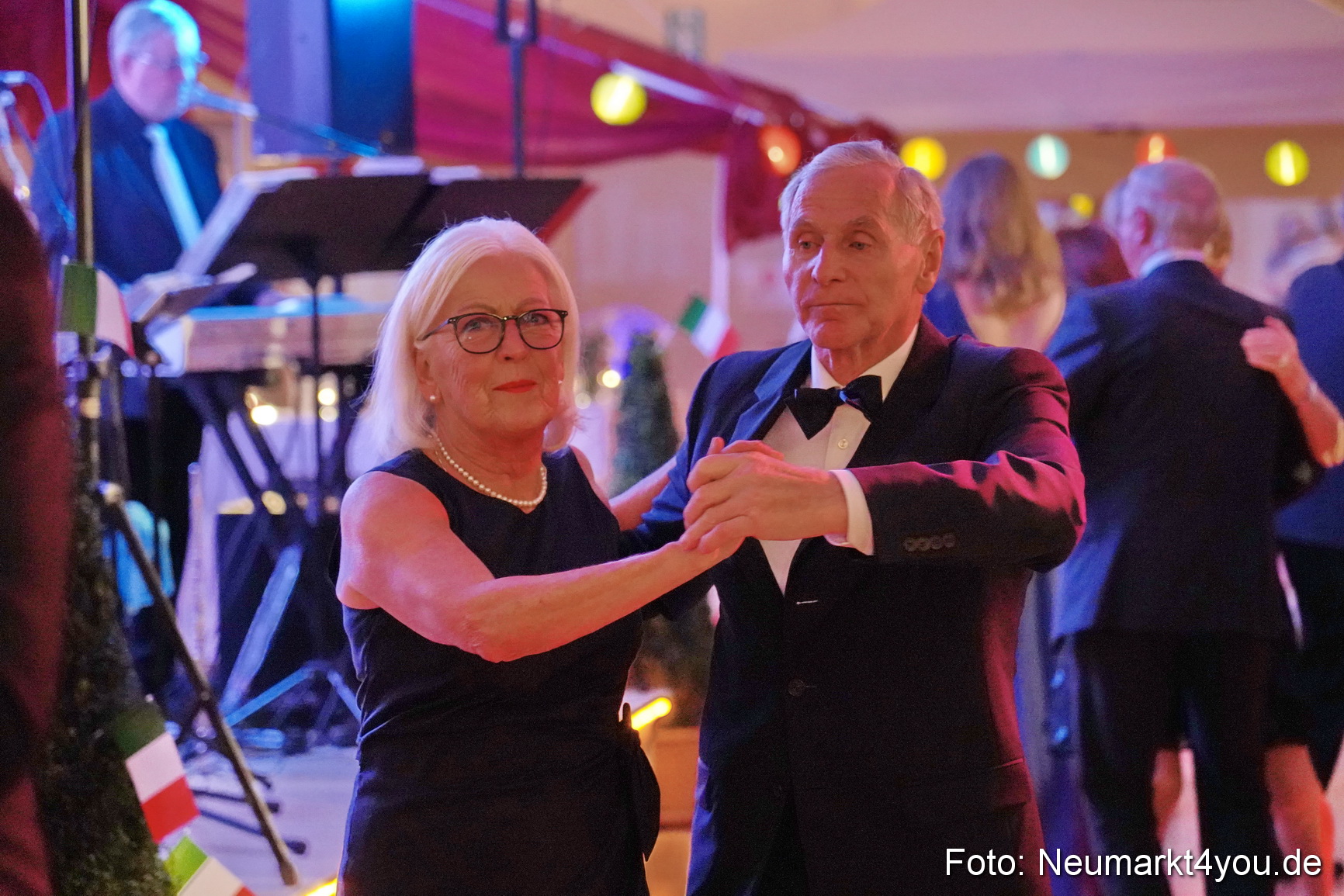 42 Herbstball Blau Silber 2019 0111