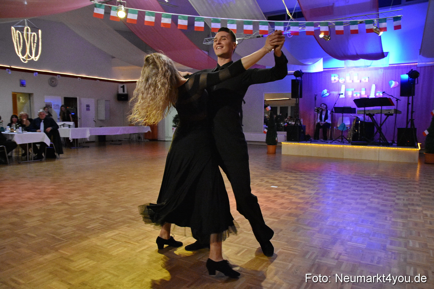 42 Herbstball Blau Silber 2019 0162