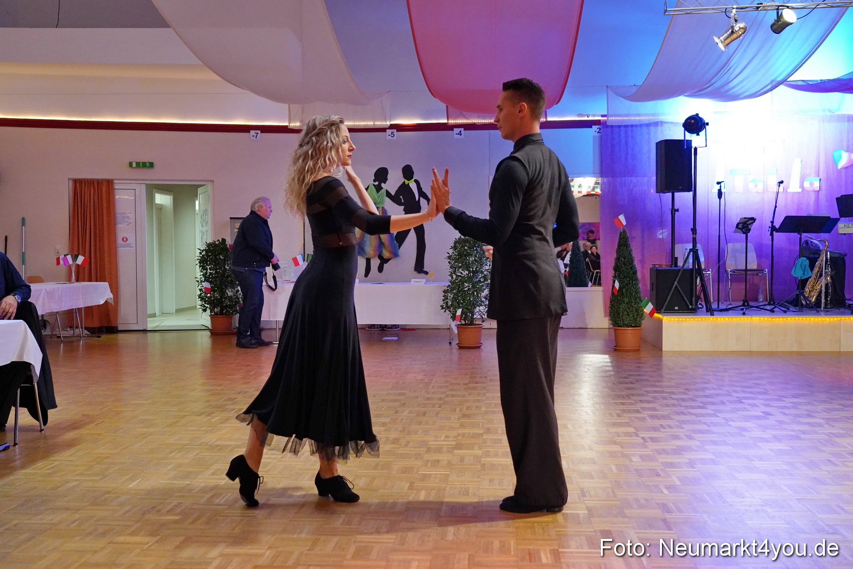 42 Herbstball Blau Silber 2019 0163