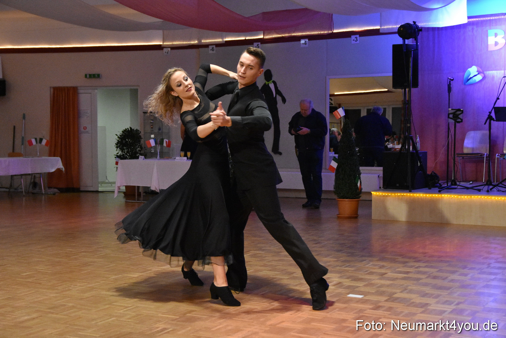 42 Herbstball Blau Silber 2019 0165