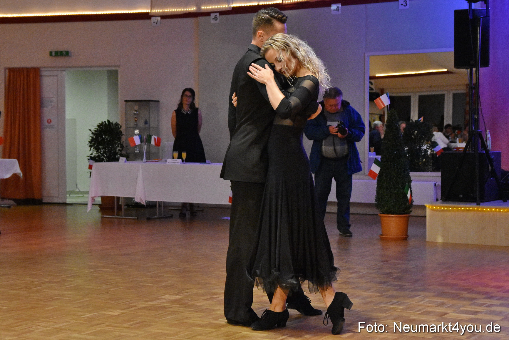 42 Herbstball Blau Silber 2019 0169