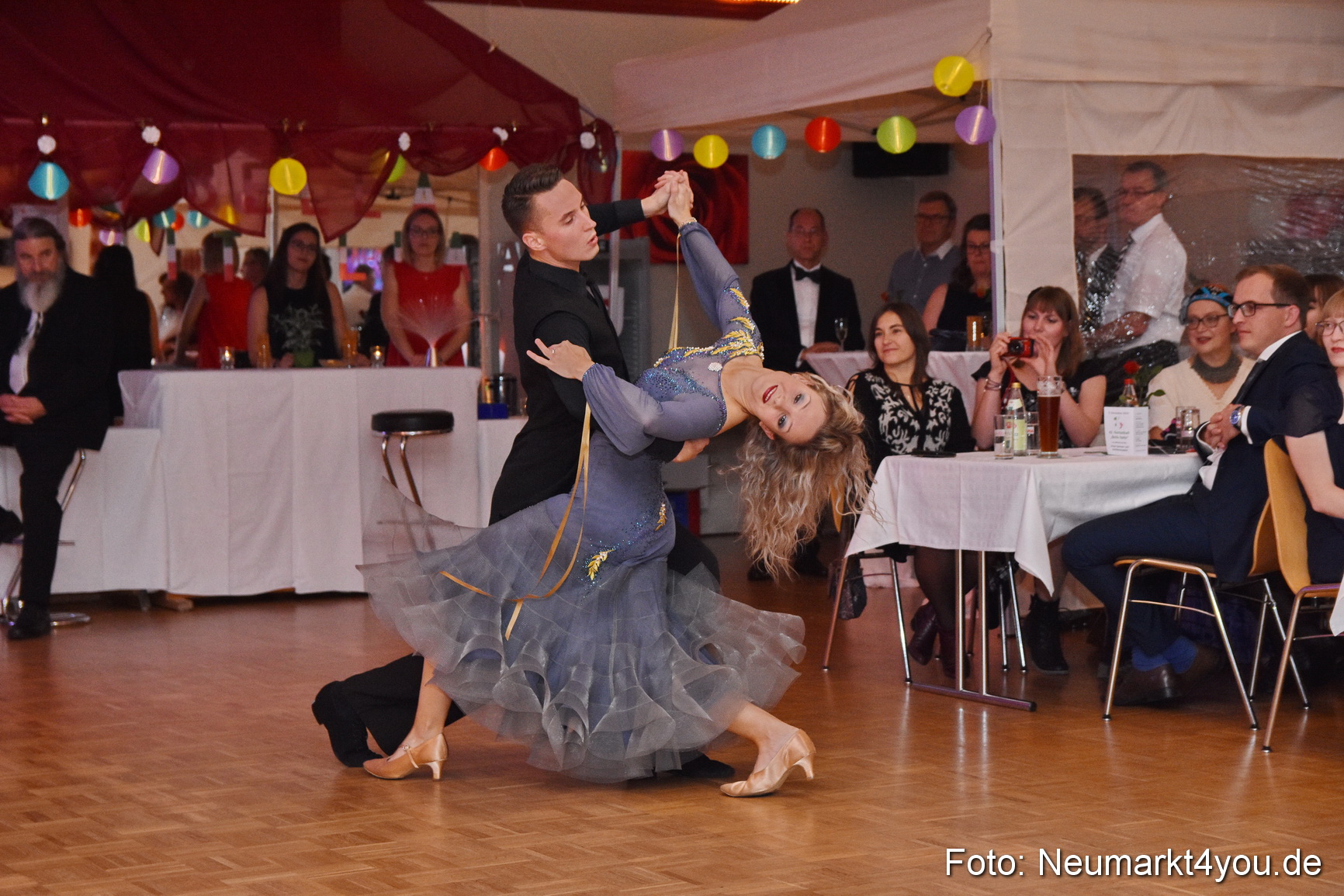 42 Herbstball Blau Silber 2019 0172