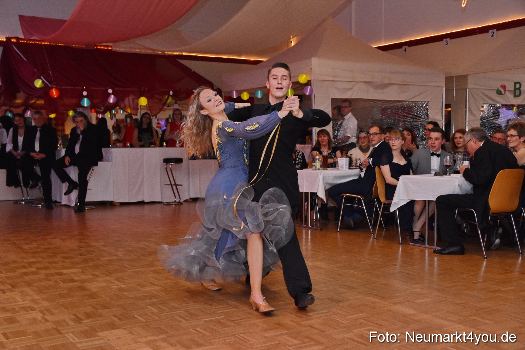 42 Herbstball Blau Silber 2019 0173