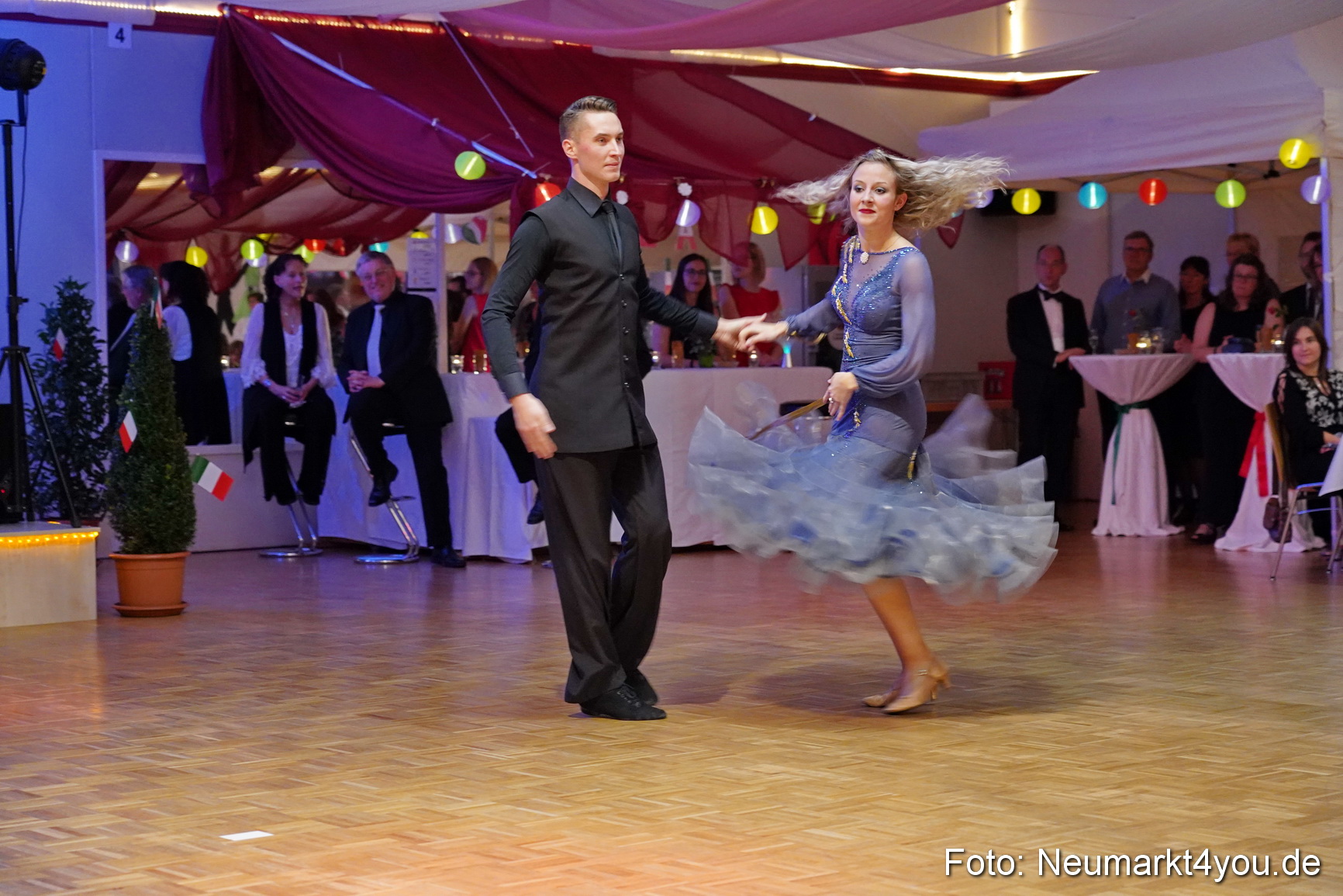 42 Herbstball Blau Silber 2019 0175