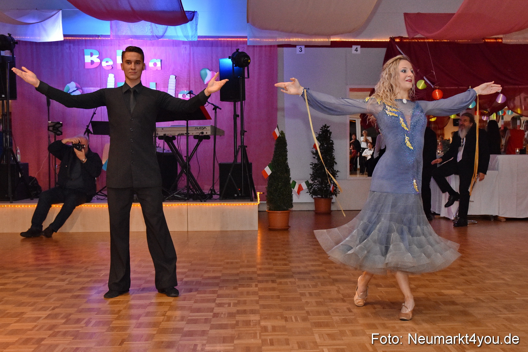 42 Herbstball Blau Silber 2019 0176