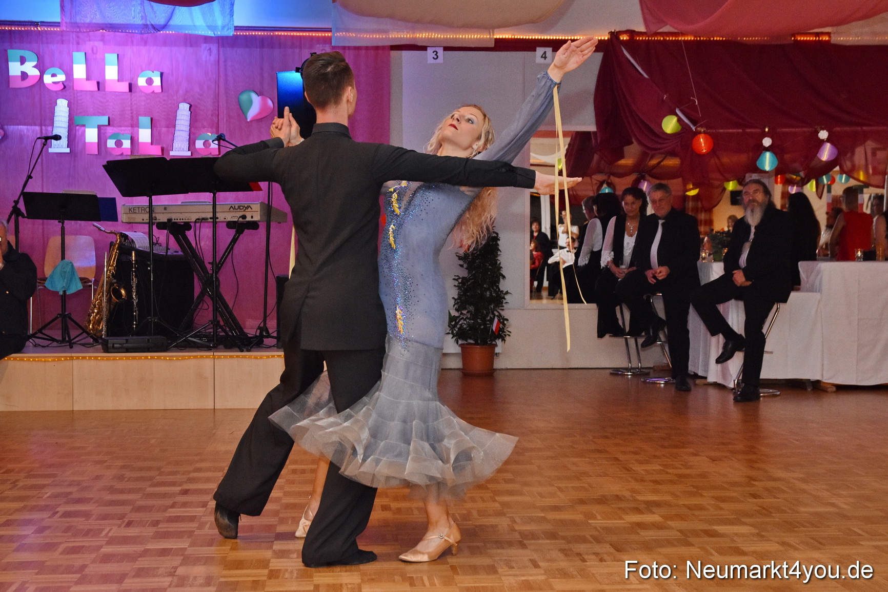 42 Herbstball Blau Silber 2019 0177