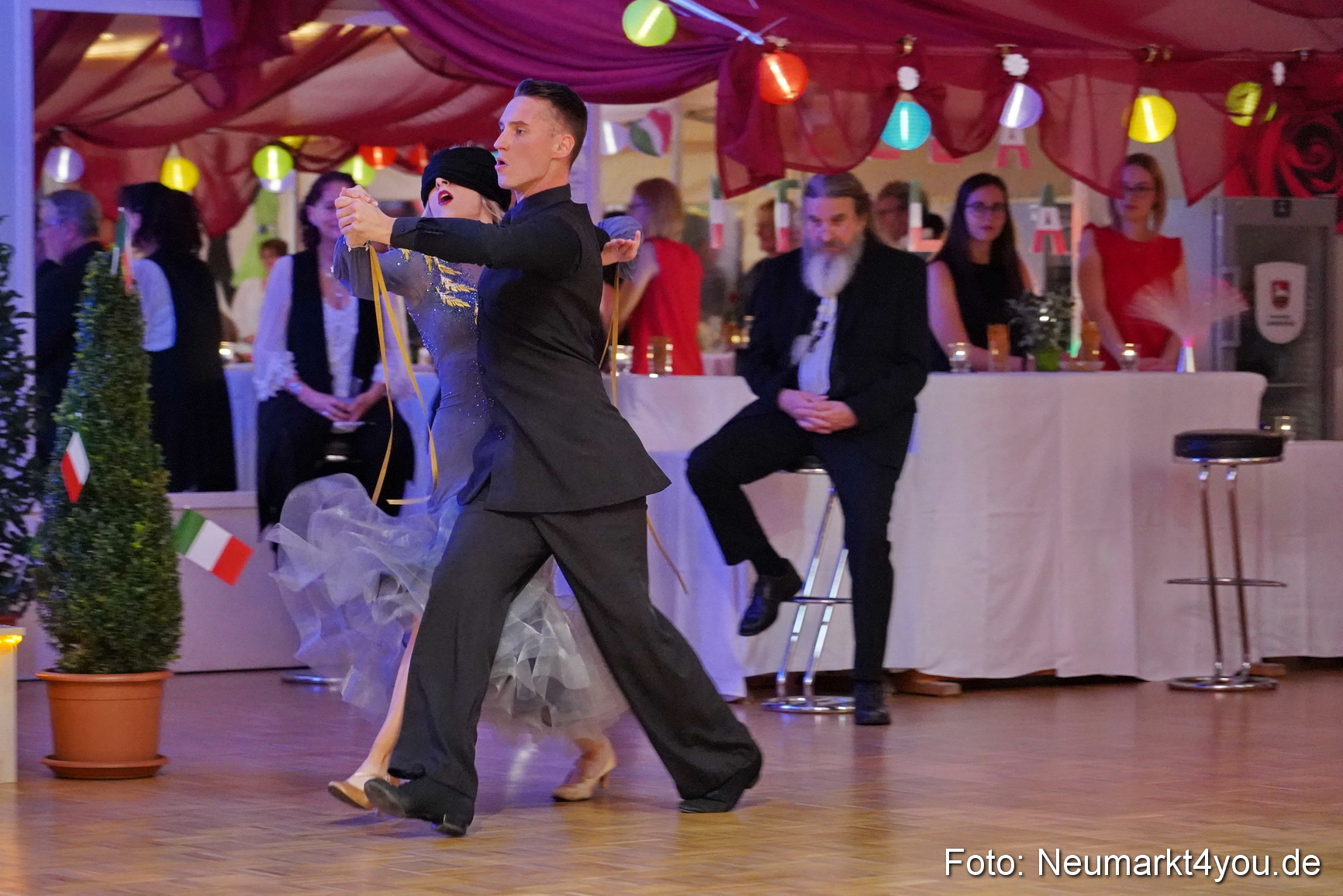 42 Herbstball Blau Silber 2019 0180