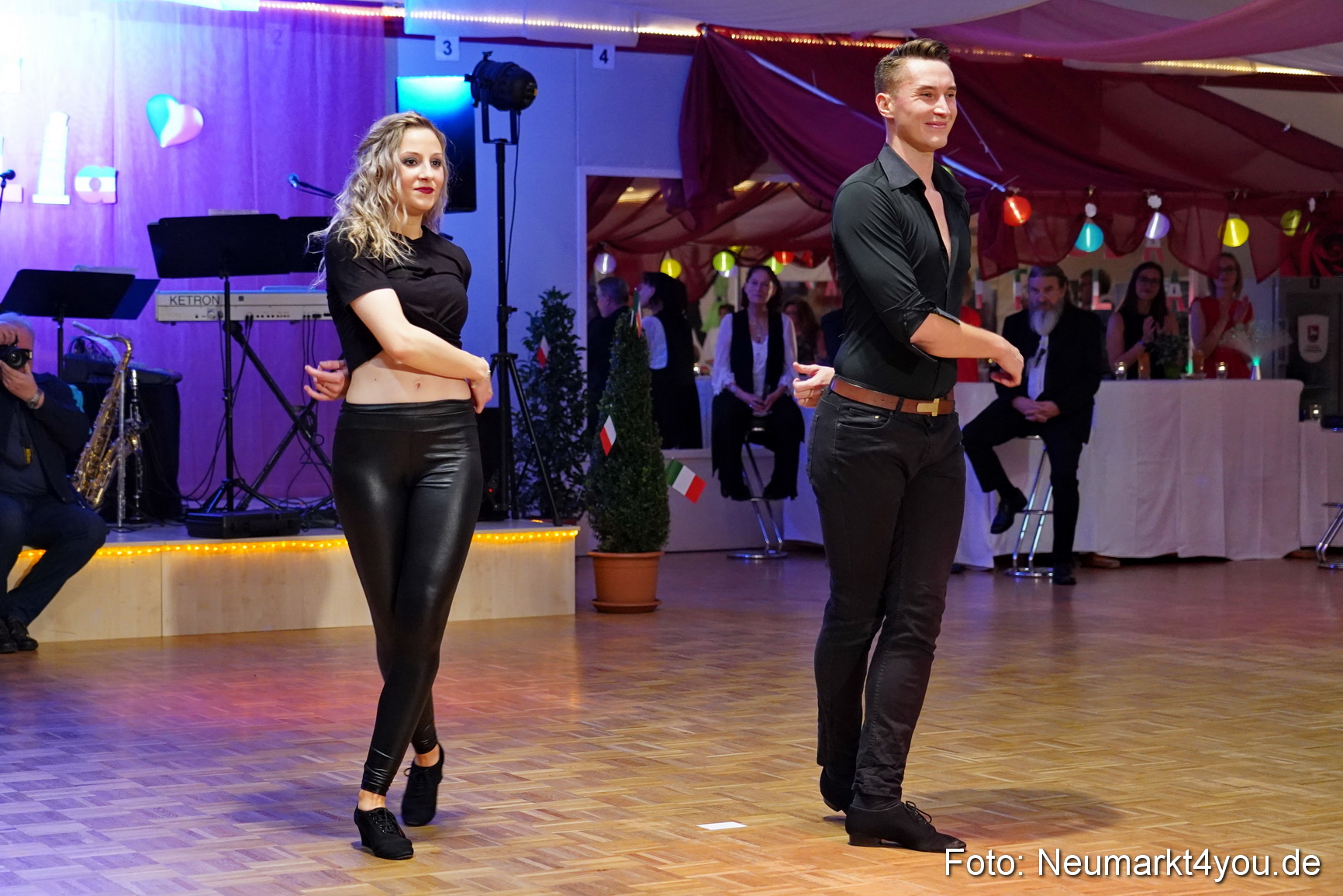 42 Herbstball Blau Silber 2019 0185