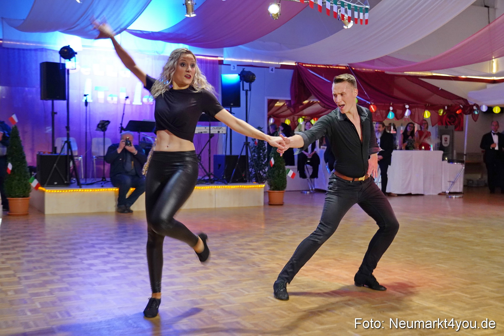 42 Herbstball Blau Silber 2019 0187