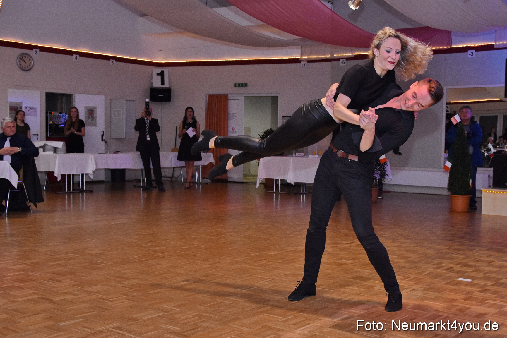 42 Herbstball Blau Silber 2019 0188