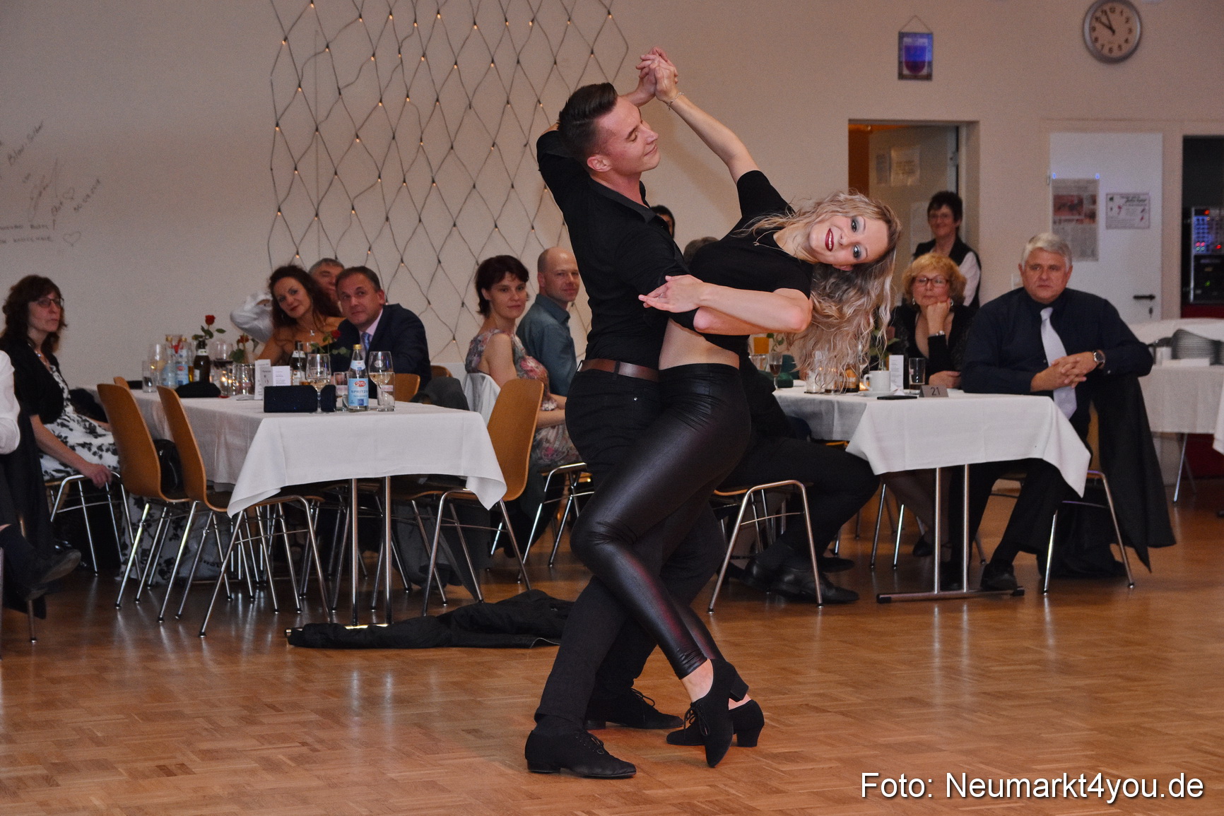 42 Herbstball Blau Silber 2019 0190