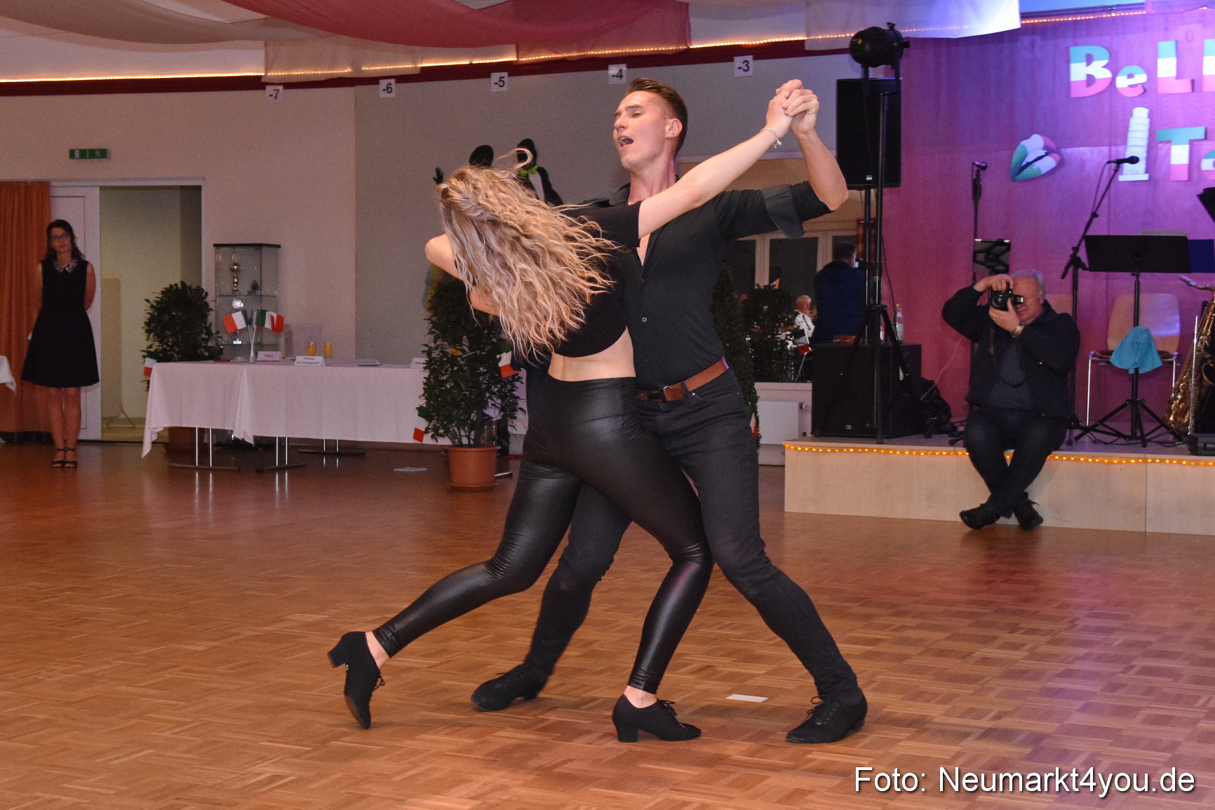 42 Herbstball Blau Silber 2019 0191