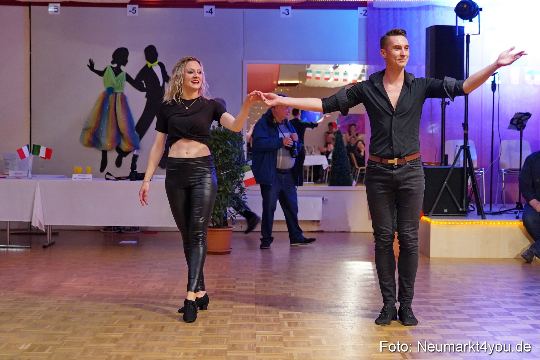 42 Herbstball Blau Silber 2019 0193