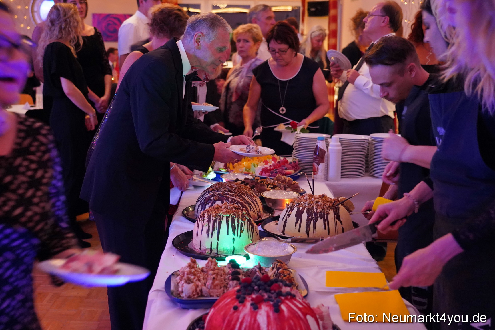 42 Herbstball Blau Silber 2019 0198