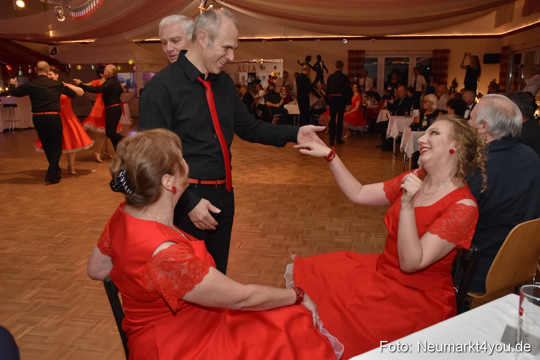 42 Herbstball Blau Silber 2019 0199