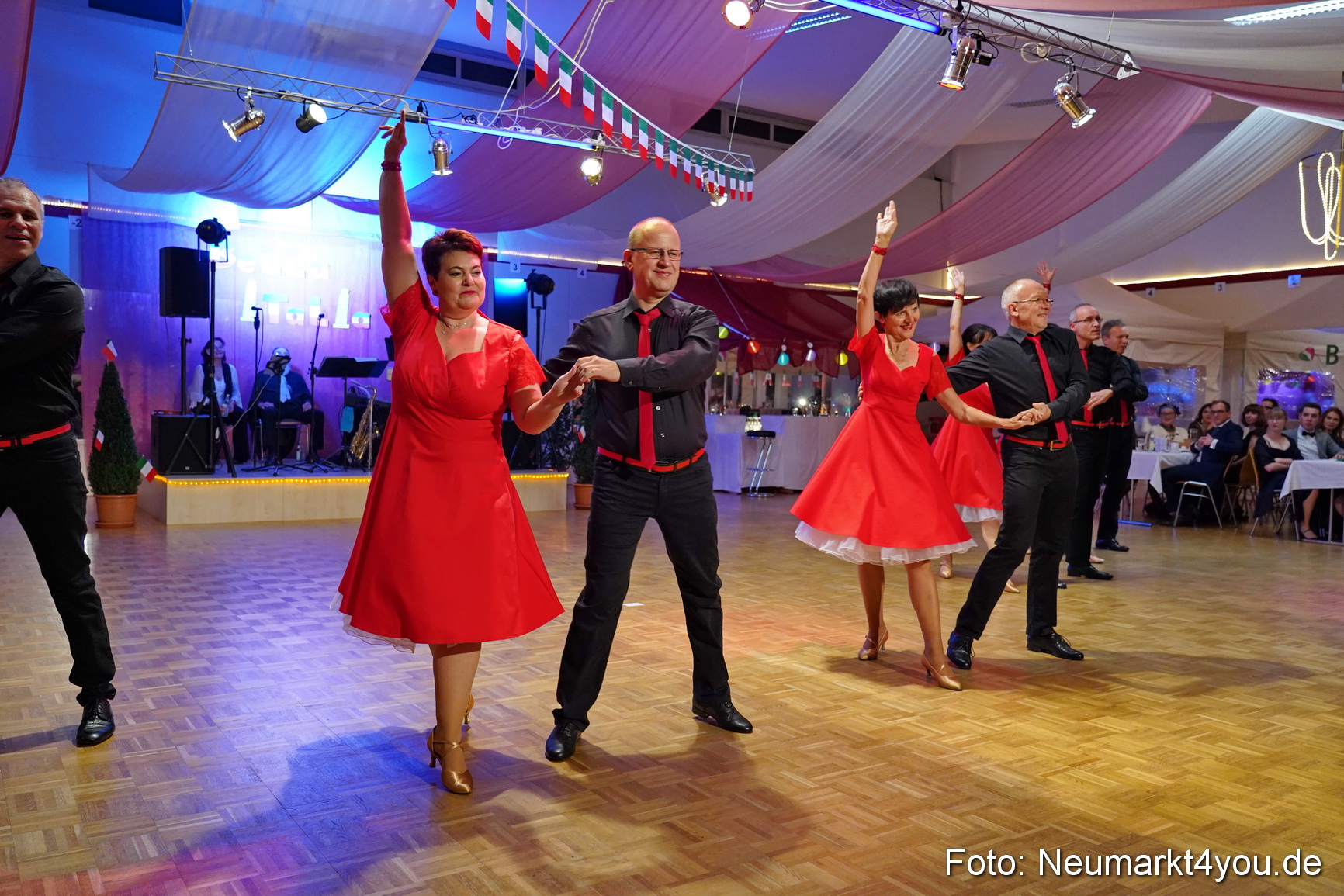 42 Herbstball Blau Silber 2019 0213