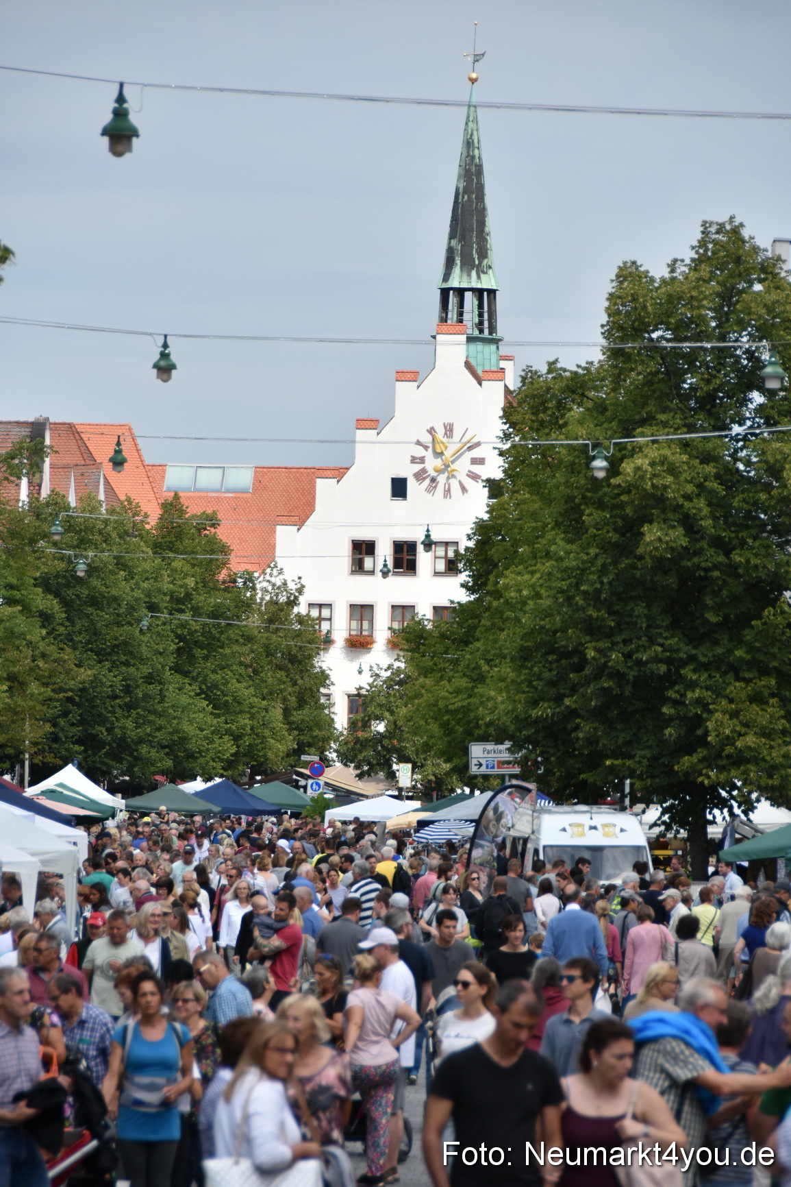 Altstadtflohmarkt Neumarkt 2019 0004