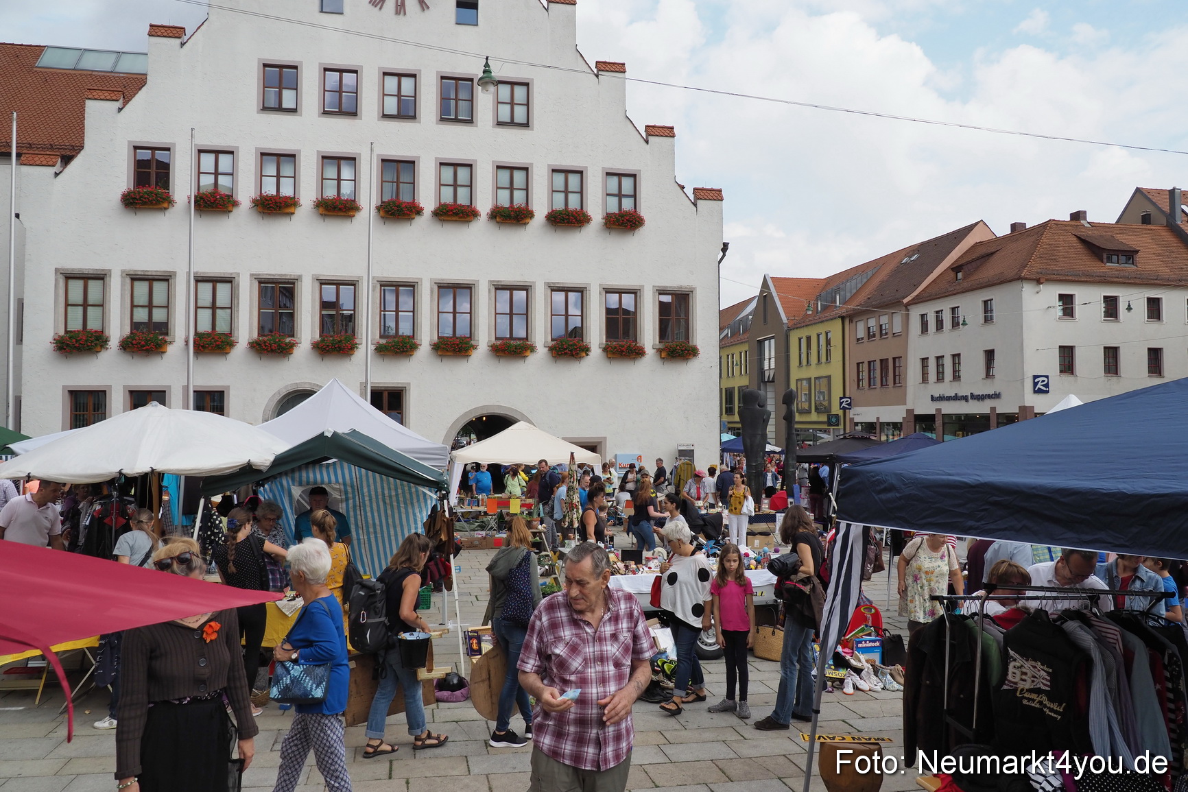 Altstadtflohmarkt Neumarkt 2019 0039